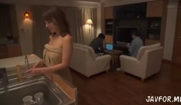 xnxx Chị dâu dâm đãng nửa đêm gạ em chồng chơi sex